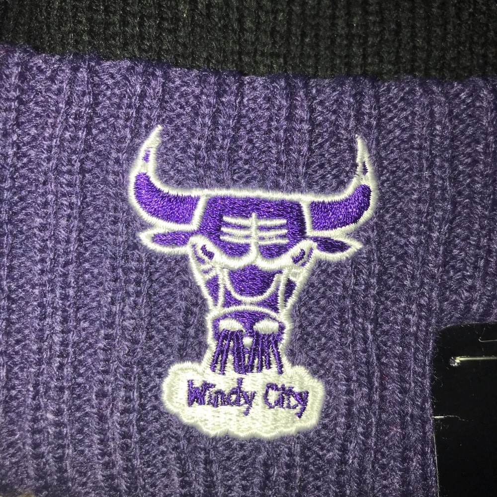 ⭐️3 for $20 Sale‼️ Chicago Bulls (NBA) Beanie NWT - Picture 3 of 8